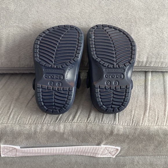 Crocs EUC - Picture 2 of 2